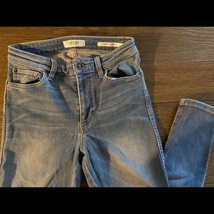 GUESS jeans